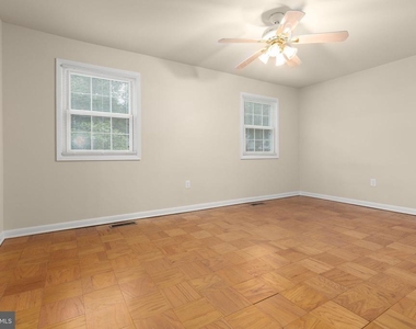 424 Greenbrier Court - Photo Thumbnail 21