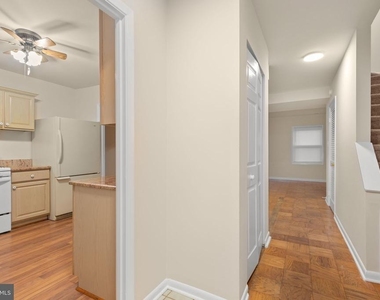 424 Greenbrier Court - Photo Thumbnail 17