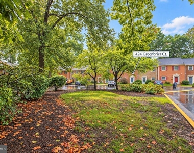 424 Greenbrier Court - Photo Thumbnail 42