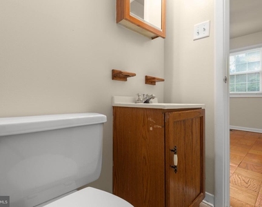 424 Greenbrier Court - Photo Thumbnail 25