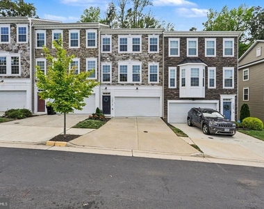 1327 Gilmore Street - Photo Thumbnail 38