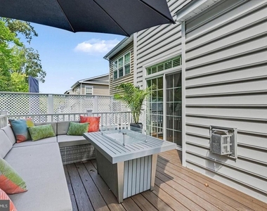1327 Gilmore Street - Photo Thumbnail 17