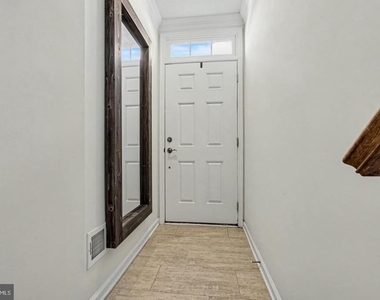 1327 Gilmore Street - Photo Thumbnail 6