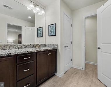 1327 Gilmore Street - Photo Thumbnail 20