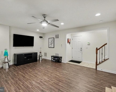 1327 Gilmore Street - Photo Thumbnail 28