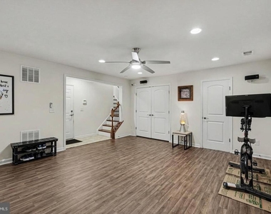 1327 Gilmore Street - Photo Thumbnail 29