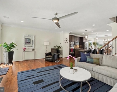 1327 Gilmore Street - Photo Thumbnail 12