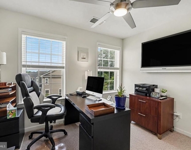 1327 Gilmore Street - Photo Thumbnail 26