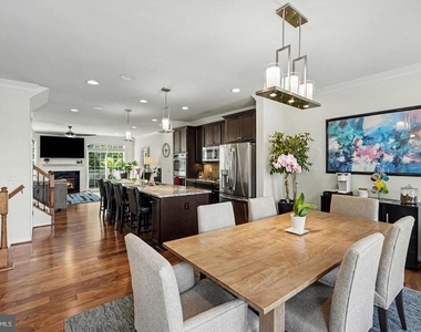 1327 Gilmore Street - Photo Thumbnail 10