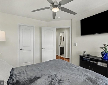 1327 Gilmore Street - Photo Thumbnail 23