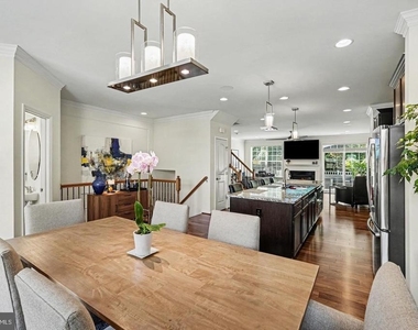 1327 Gilmore Street - Photo Thumbnail 4