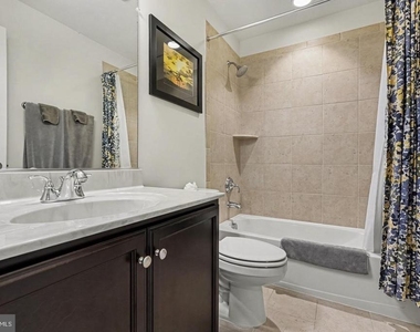 1327 Gilmore Street - Photo Thumbnail 25