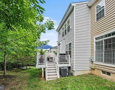 1327 Gilmore Street - Photo Thumbnail 40