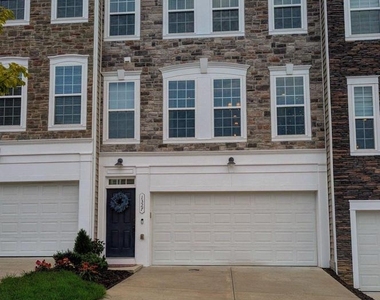 1327 Gilmore Street - Photo Thumbnail 34