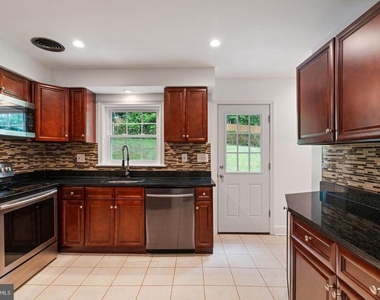709 E Broad Street - Photo Thumbnail 10