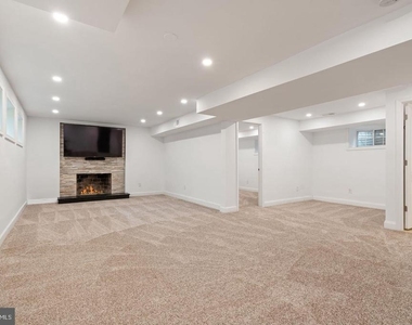 709 E Broad Street - Photo Thumbnail 25