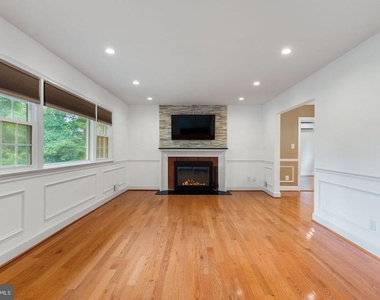 709 E Broad Street - Photo Thumbnail 1