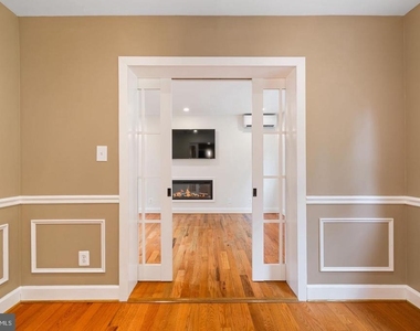709 E Broad Street - Photo Thumbnail 9