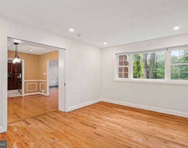 709 E Broad Street - Photo Thumbnail 5