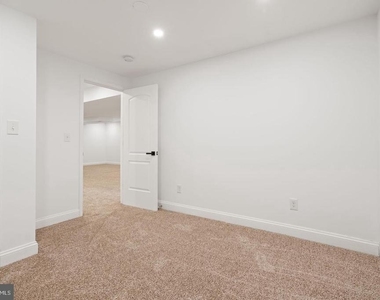 709 E Broad Street - Photo Thumbnail 29