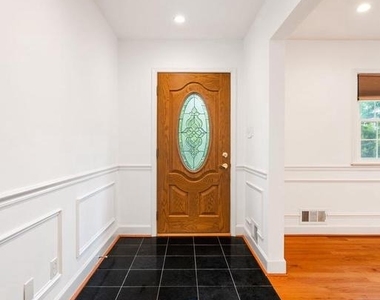 709 E Broad Street - Photo Thumbnail 14