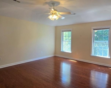2055 Freeman Drive - Photo Thumbnail 12