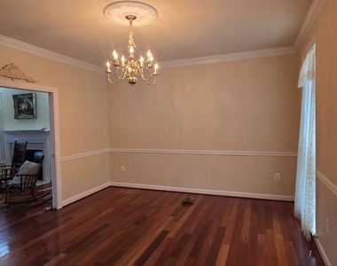 2055 Freeman Drive - Photo Thumbnail 6