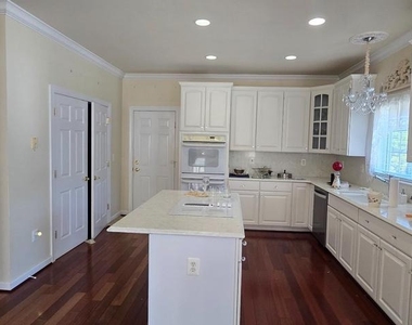 2055 Freeman Drive - Photo Thumbnail 4