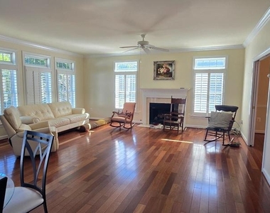 2055 Freeman Drive - Photo Thumbnail 8