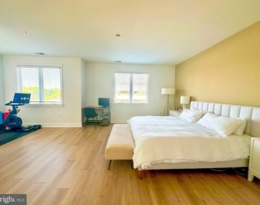 2409 Richmond Highway - Photo Thumbnail 11