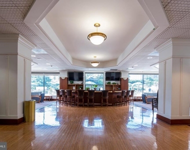 307 Yoakum Parkway - Photo Thumbnail 57