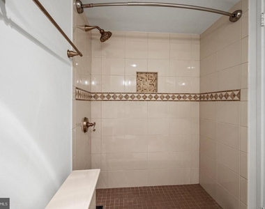 307 Yoakum Parkway - Photo Thumbnail 34