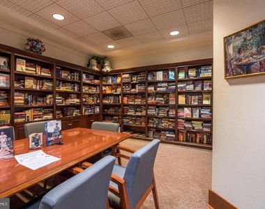 307 Yoakum Parkway - Photo Thumbnail 56