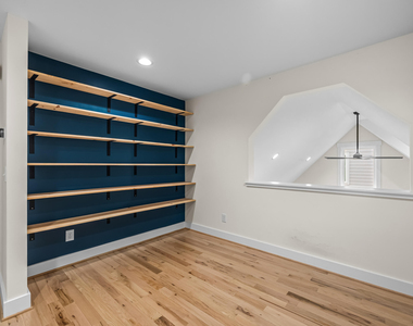 917 S Blount Street - Photo Thumbnail 5