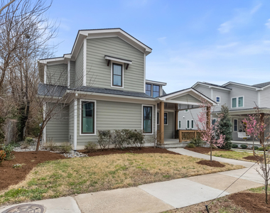 917 S Blount Street - Photo Thumbnail 1