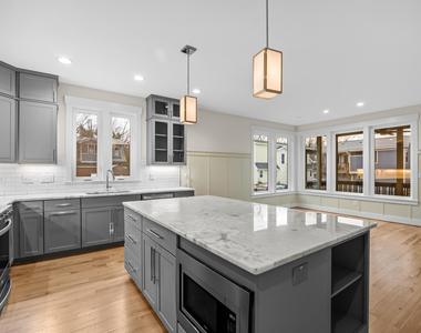 917 S Blount Street - Photo Thumbnail 9