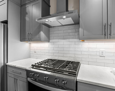 917 S Blount Street - Photo Thumbnail 12