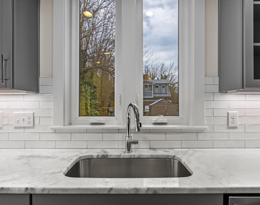 917 S Blount Street - Photo Thumbnail 13