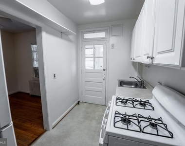 529 N Payne Street - Photo Thumbnail 4
