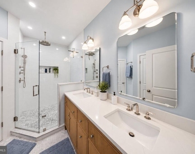 912 N Alfred Street - Photo Thumbnail 22