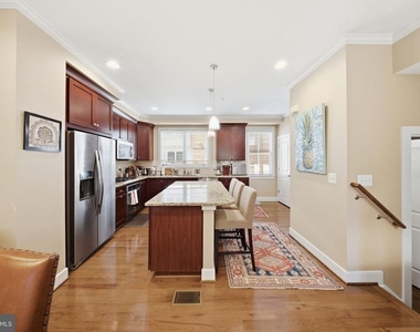 912 N Alfred Street - Photo Thumbnail 14