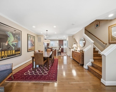 912 N Alfred Street - Photo Thumbnail 5