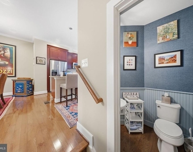 912 N Alfred Street - Photo Thumbnail 15