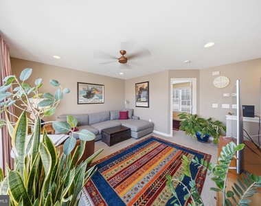 912 N Alfred Street - Photo Thumbnail 30