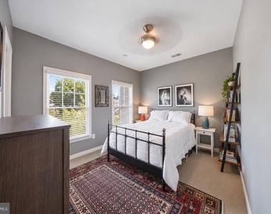 912 N Alfred Street - Photo Thumbnail 28