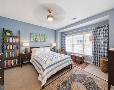 912 N Alfred Street - Photo Thumbnail 20