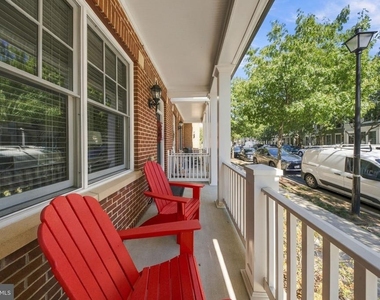 912 N Alfred Street - Photo Thumbnail 3