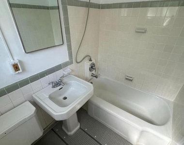 3212 Valley Drive - Photo Thumbnail 10