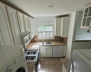 3212 Valley Drive - Photo Thumbnail 4