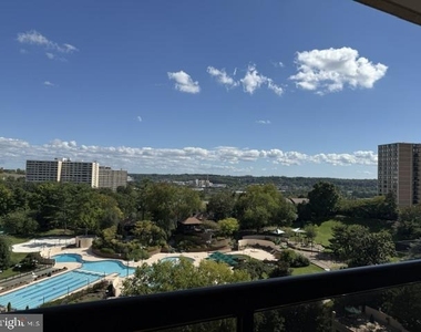 205 Yoakum Parkway - Photo Thumbnail 35